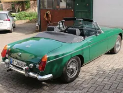 Grün Gebraucht 1972 MG B Cabrio | 19.000 €