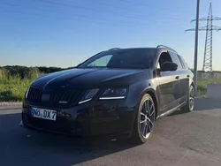 Schwarz Gebraucht 2018 Skoda Octavia vRS Kombi | 13.900 € (Fairer Preis)