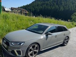 Grau Gebraucht 2020 Audi A4 Comfort Kombi | 29.500 € (Teuer)