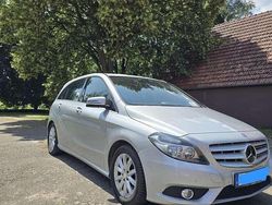 Silber Gebraucht 2013 Mercedes B200 Van / Kleinbus | 8.700 € (Fairer Preis)