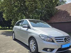 Silber Gebraucht 2013 Mercedes B200 Van / Kleinbus | 9.100 € (Fairer Preis)
