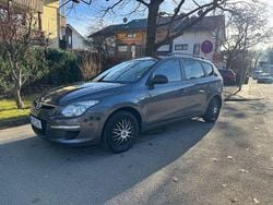 Grau Gebraucht 2009 Hyundai i30 Comfort Kombi | 3.450 € (Guter Preis)