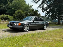 Schwarz Gebraucht 1993 Mercedes E320 Coupé | 8.900 €