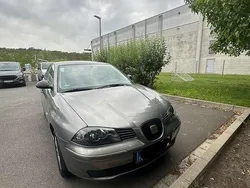 Grau Gebraucht 2005 Seat Ibiza Reference Limousine | 1.500 € (Fairer Preis)