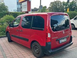 Rot Gebraucht 2009 Peugeot Partner Tepee Van / Kleinbus | 5.399 € (Fairer Preis)