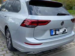 Grau Gebraucht 2023 VW Golf VIII Move Kombi | 27.000 € (Teuer)