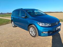 Blau Gebraucht 2016 VW Touran Comfortline Van / Kleinbus | 13.900 € (Fairer Preis)