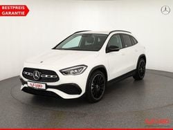 Weiß Gebraucht 2020 Mercedes GLA250 AMG line SUV | 34.990 € (Fairer Preis)