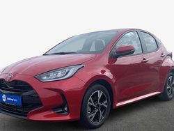 Rot Neu 2025 Toyota Yaris Hybrid Comfort Limousine | 25.990 € (Fairer Preis)