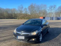 Schwarz Gebraucht 2009 Opel Astra GTC Coupé | 2.700 € (Fairer Preis)