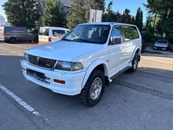 Weiß Gebraucht 2000 Mitsubishi Pajero SUV | 11.499 €