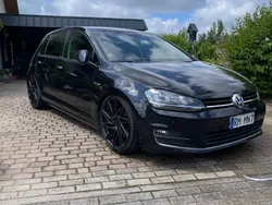 Schwarz Gebraucht 2015 VW Golf VII LOUNGE Limousine | 12.000 € (Fairer Preis)