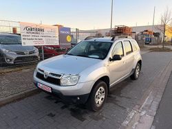 Grau Gebraucht 2010 Dacia Duster Lauréate SUV | 5.499 € (Fairer Preis)