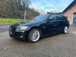 Schwarz Gebraucht 2011 BMW 330 Sport Line Kombi | 7.990 € (Guter Preis)