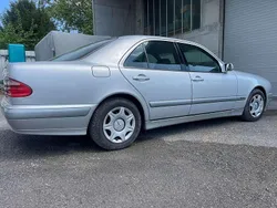 Silber Gebraucht 2000 Mercedes E240 Classic Limousine | 1.825 € (Fairer Preis)