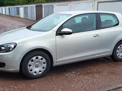 Silber Gebraucht 2010 VW Golf VI Comfortline Limousine | 7.250 € (Fairer Preis)