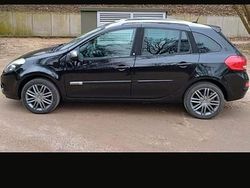 Schwarz Gebraucht 2011 Renault Clio II Kleinwagen | 2.900 €