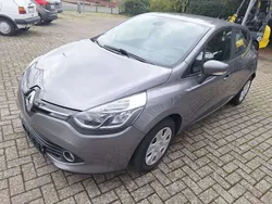 Grau Gebraucht 2016 Renault Clio IV Limousine | 5.200 € (Guter Preis)