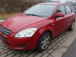 Rot Gebraucht 2009 Kia Ceed Kleinwagen | 2.499 € (Guter Preis)