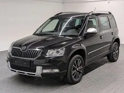 Schwarz (blackmagic perleffekt) Gebraucht 2016 Skoda Yeti Adventure SUV | 16.980 € (Etwas zu teuer)