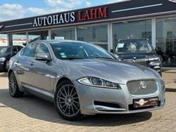 Grau Gebraucht 2013 Jaguar XF Limousine | 9.990 €
