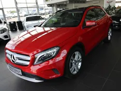 Rot Gebraucht 2014 Mercedes GLA200 Style SUV | 15.900 € (Fairer Preis)
