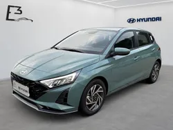 Grün Neu 2025 Hyundai i20 Comfort Limousine | 24.990 € (Etwas zu teuer)