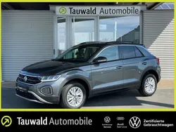 Grau Gebraucht 2024 VW T-Roc Life SUV | 22.210 € (Guter Preis)