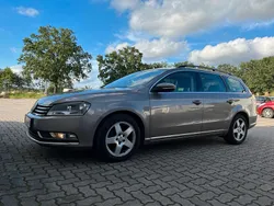 Grau Gebraucht 2011 VW Passat Kombi | 4.950 €