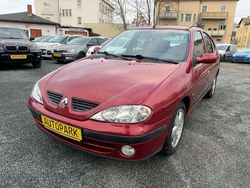 Rot Gebraucht 2002 Renault Mégane Limousine | 2.000 € (Fairer Preis)