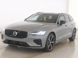 Grau Gebraucht 2024 Volvo V60 Plus Kombi | 41.850 € (Fairer Preis)