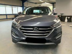 Grau Gebraucht 2016 Hyundai Tucson Trend SUV | 16.890 € (Fairer Preis)
