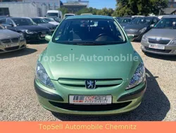 Grün Gebraucht 2002 Peugeot 307 Filou Limousine | 1.500 € (Fairer Preis)