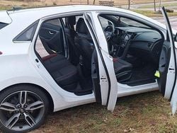 Weiß Gebraucht 2017 Hyundai i30 Turbo Limousine | 13.500 € (Fairer Preis)