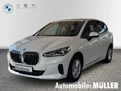 Weiss Gebraucht 2024 BMW 218 Active Tourer Luxury Line Van / Kleinbus | 29.850 € (Superpreis)