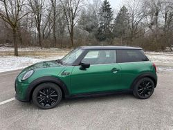 Grün Gebraucht 2023 Mini Cooper SE Classic Kleinwagen | 18.500 € (Fairer Preis)