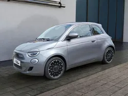Grau Gebraucht 2023 Fiat 500e Kleinwagen | 26.500 € (Teuer)