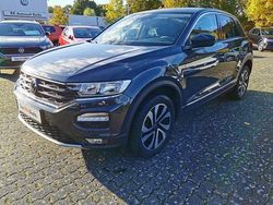 Grau (uranograu) Gebraucht 2021 VW T-Roc Active SUV | 23.980 € (Fairer Preis)