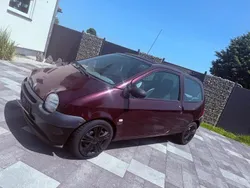 Rot Gebraucht 2003 Renault Twingo Kleinwagen | 450 €