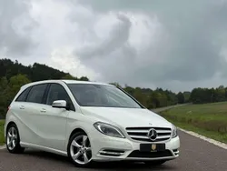 Weiß Gebraucht 2014 Mercedes B180 Sport Van / Kleinbus | 10.999 € (Guter Preis)