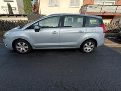 Grau Gebraucht 2011 Peugeot 5008 SUV | 1.800 € (Superpreis)