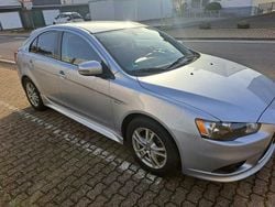 Grau Gebraucht 2015 Mitsubishi Lancer Diamant Edition Limousine | 7.000 € (Etwas zu teuer)