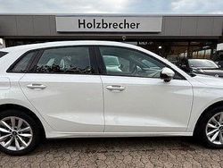 Weiß Gebraucht 2023 Audi A3 Basis Limousine | 20.990 € (Guter Preis)