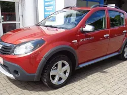 Rot Gebraucht 2010 Dacia Sandero Stepway Kleinwagen | 5.750 € (Teuer)