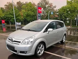 Silber Gebraucht 2006 Toyota Verso Van / Kleinbus | 4.900 € (Etwas zu teuer)