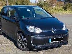Schwarz Gebraucht 2021 VW e-up! Kleinwagen | 13.900 € (Fairer Preis)