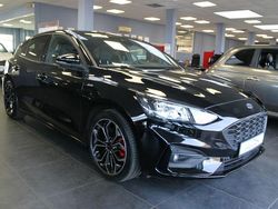 Schwarz Gebraucht 2021 Ford Focus ST-Line X Limousine | 22.980 € (Fairer Preis)
