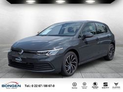 Grau Gebraucht 2021 VW Golf VIII Life Limousine | 19.390 € (Fairer Preis)
