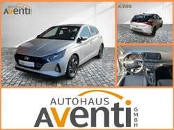 Silber Gebraucht 2023 Hyundai i20 Trend Kleinwagen | 17.489 €