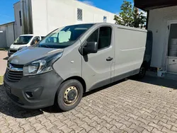 Grau Gebraucht 2016 Opel Vivaro Van | 7.000 €